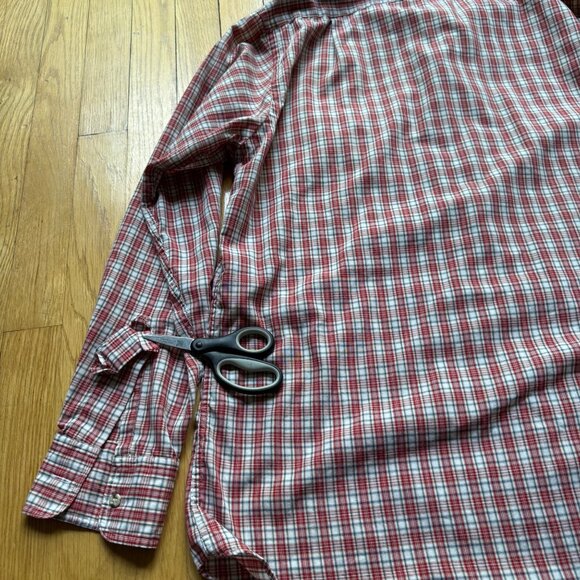 Vintage GANT Size L Red Plaid Tailored Roll Tab Long Sleeve Button Down Shirt - Picture 13 of 15